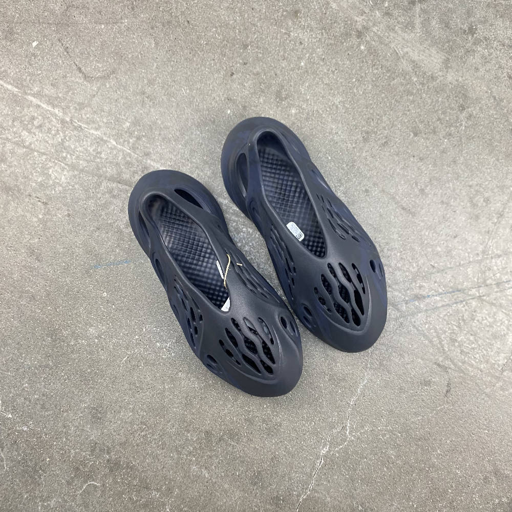 Yeezy Foam RNNR