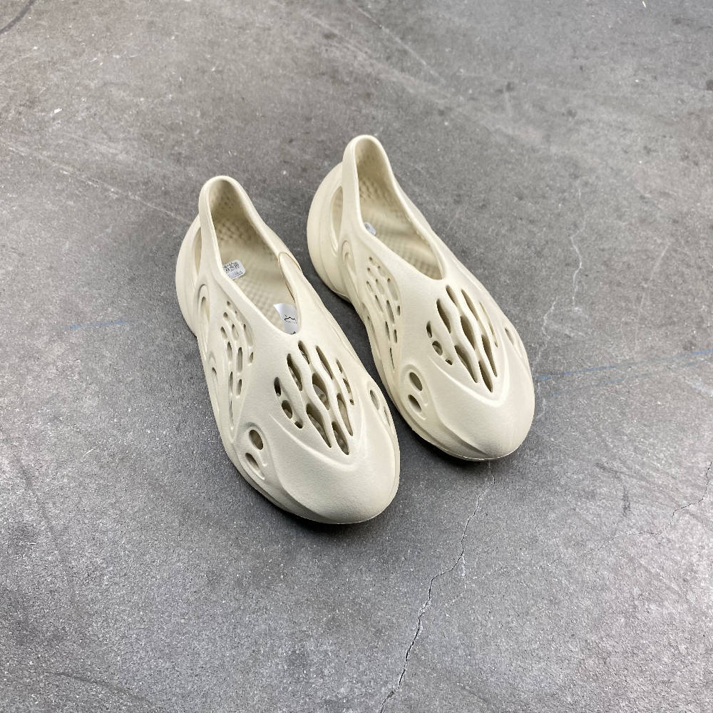 Yeezy Foam RNNR