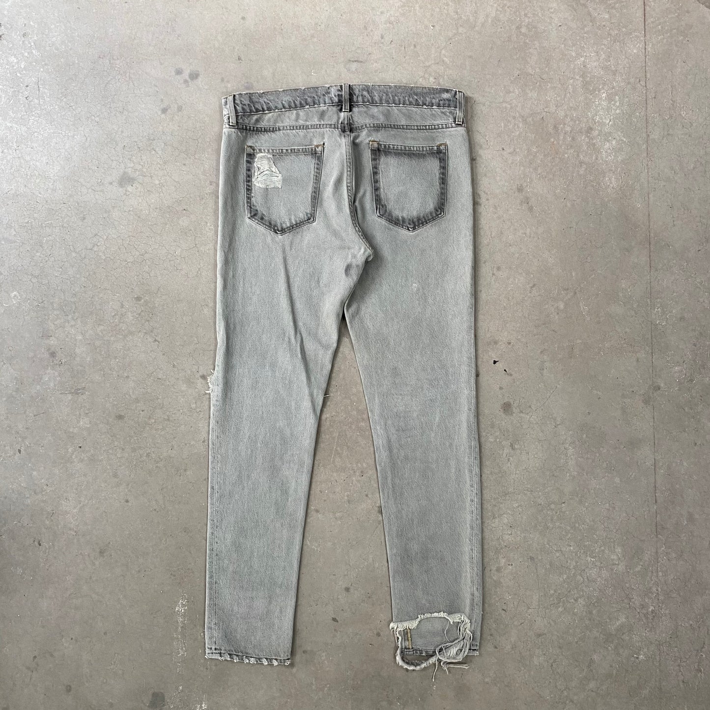 424 Distressed Denim