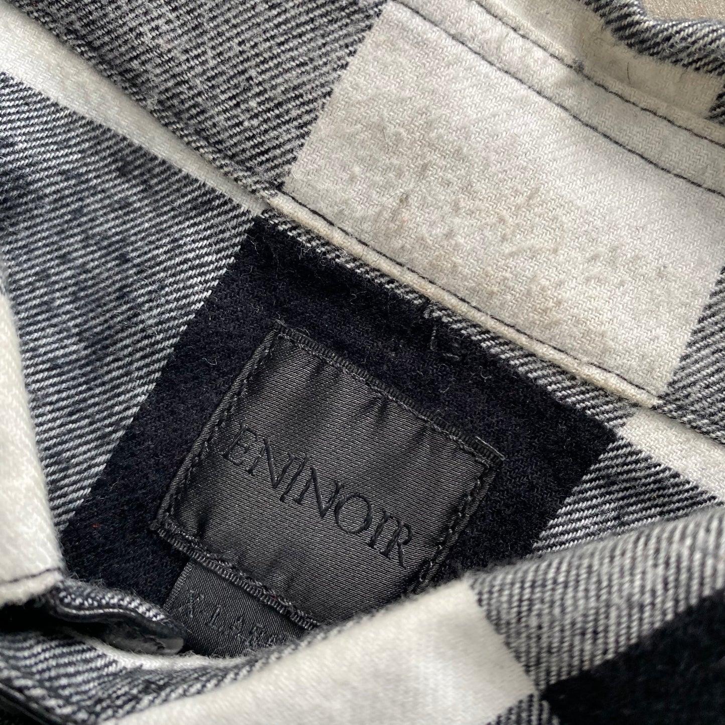 En Noir Button Up
