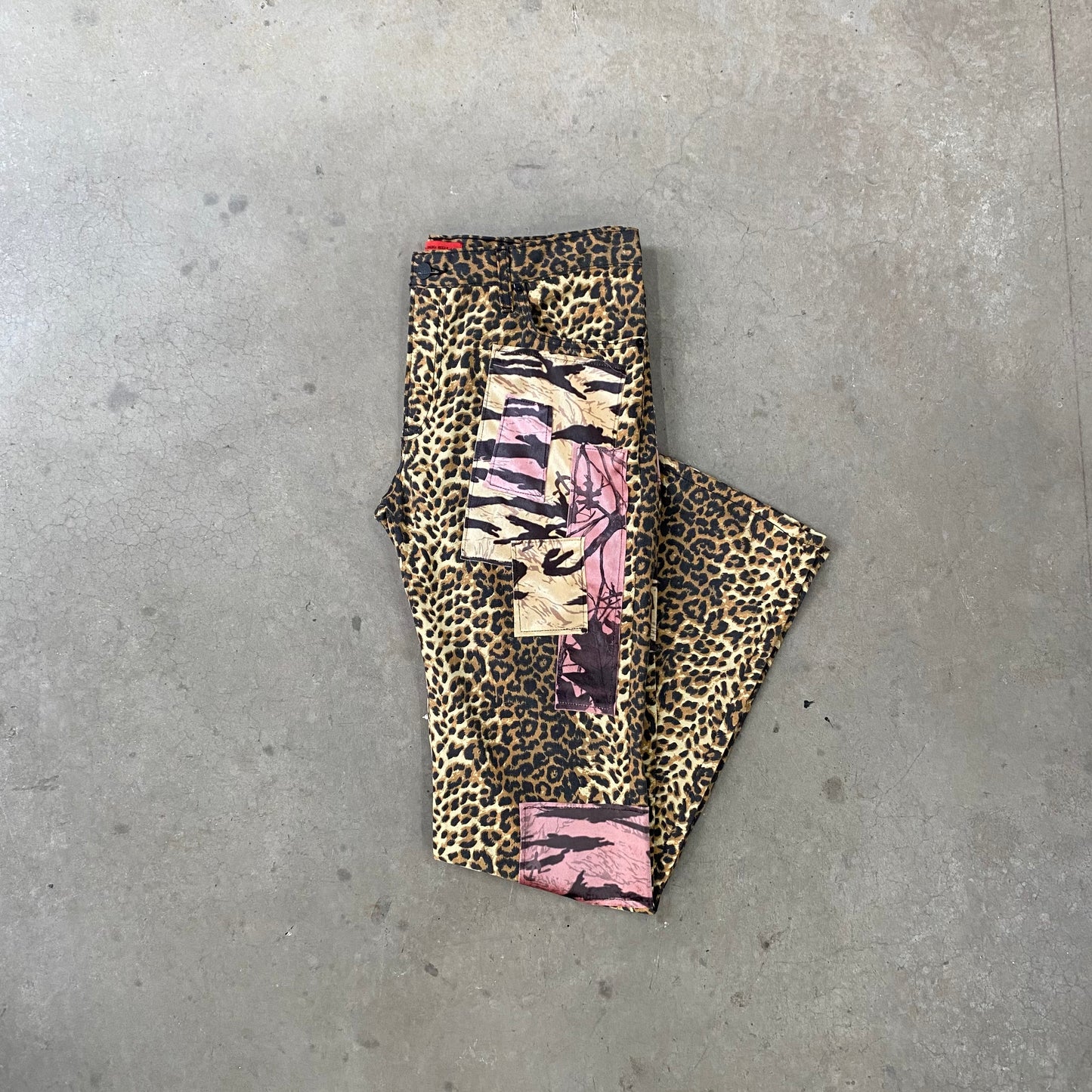 Serbia Hills Leopard Pants