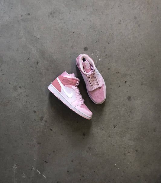 Jordan 1 - Digital Pink