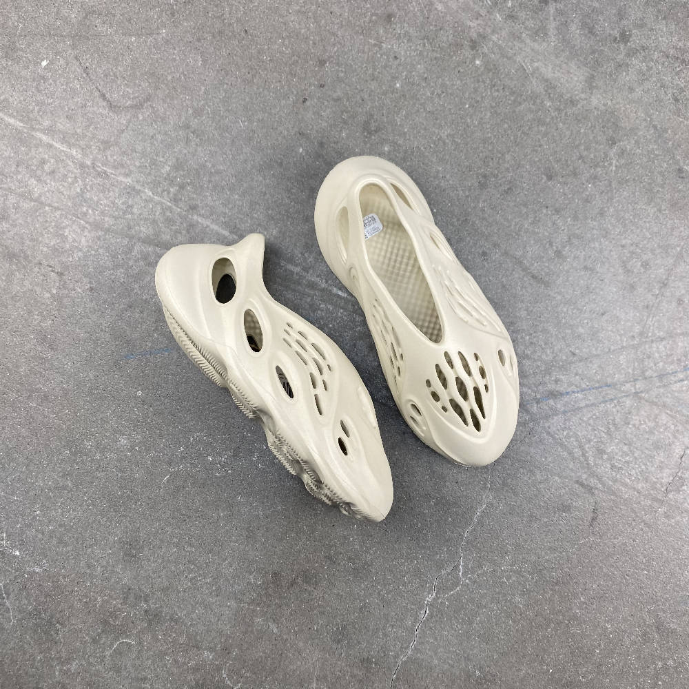 Yeezy Foam RNNR